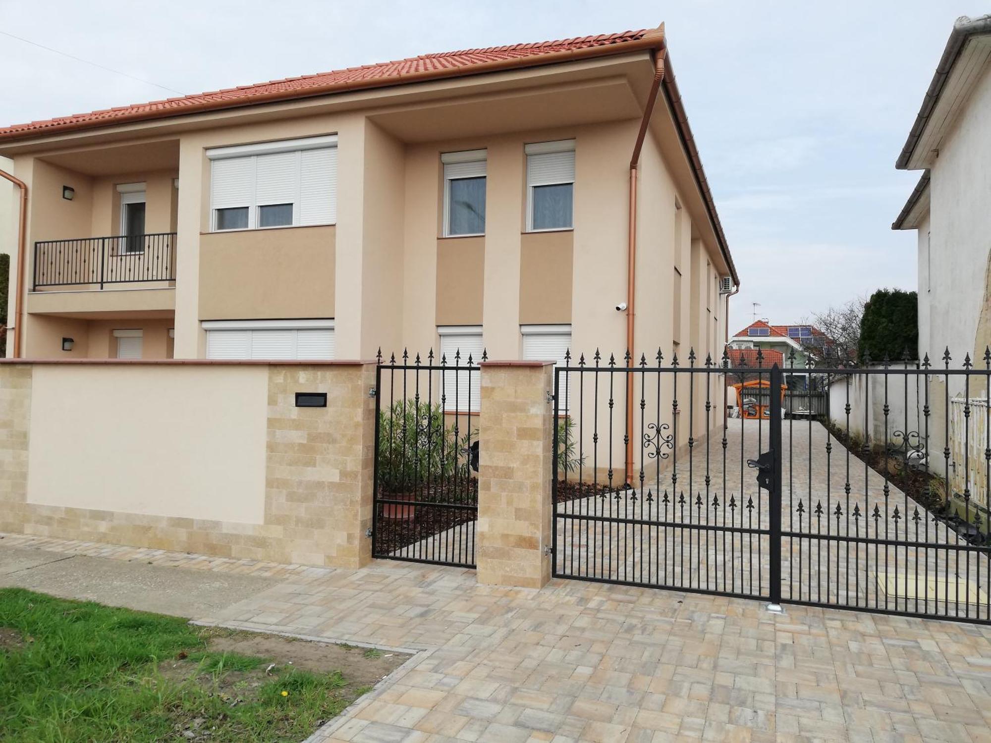 Imola Es Andrea Apartmanhaz 3 Hajdúszoboszló Εξωτερικό φωτογραφία