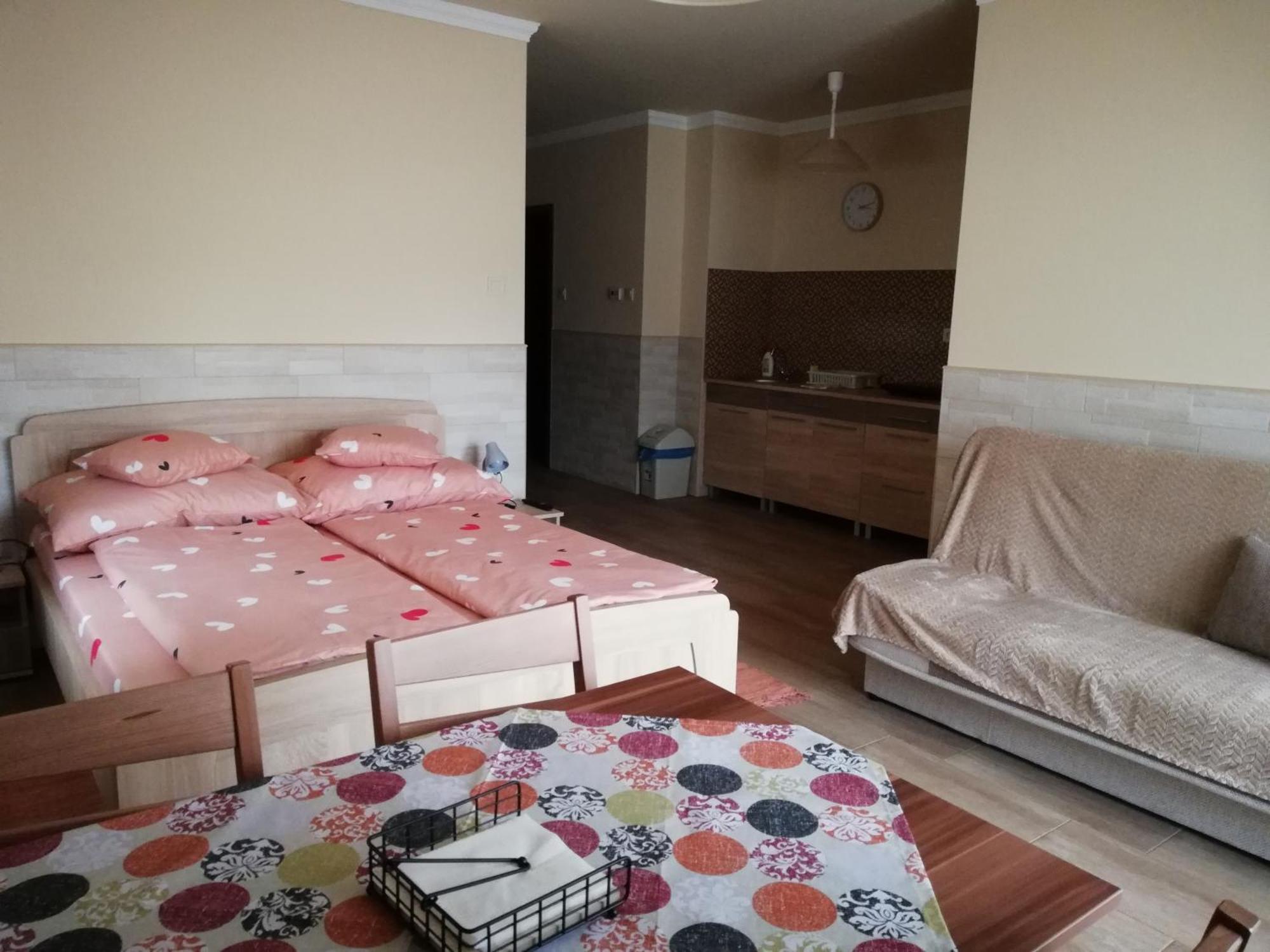 Imola Es Andrea Apartmanhaz 3 Hajdúszoboszló Εξωτερικό φωτογραφία